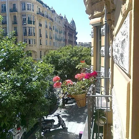 Couette-café Chez Josephine Nice